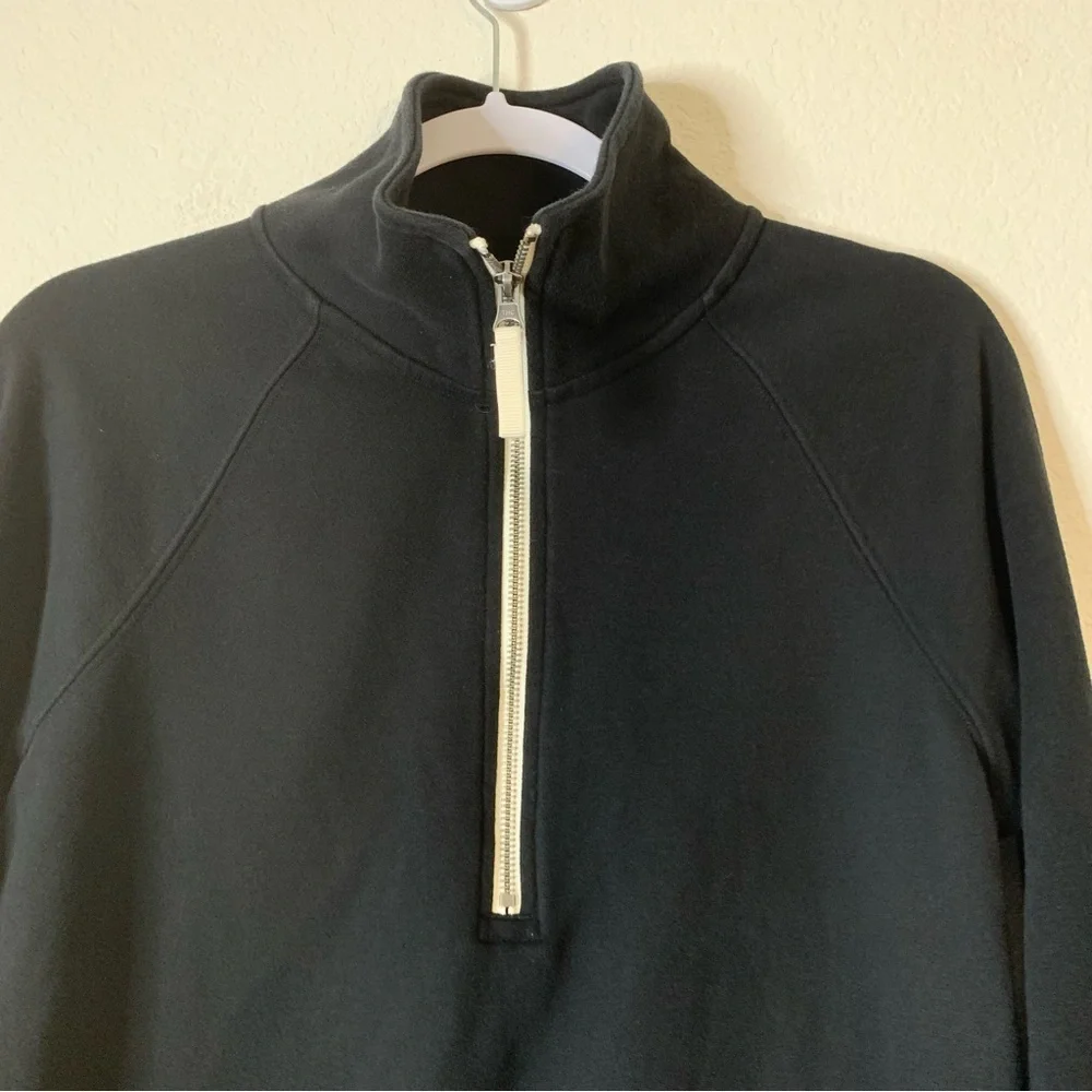 Vuori Womens black alpine 1/2 zip up sweater XS